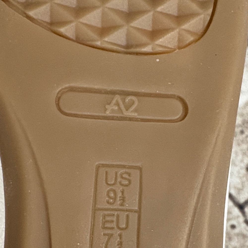 NWOT A2 By Aerosoles White Floral Open Toe Flats - Picture 8 of 8